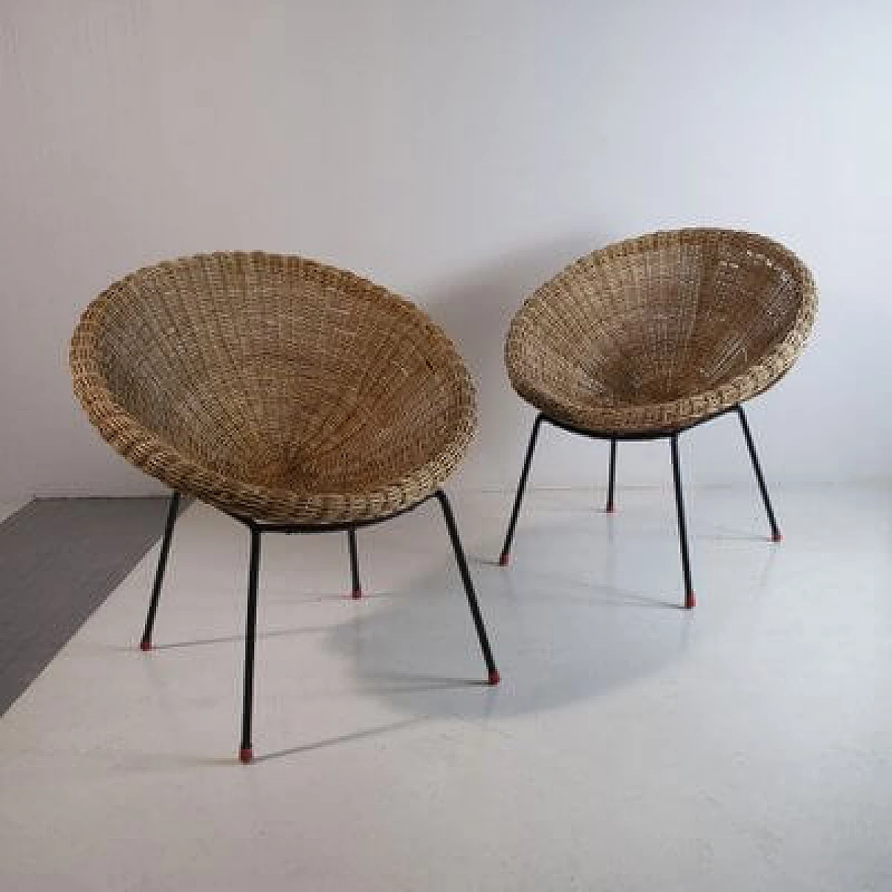 Pair of wicker Egg chairs, 1950s 8