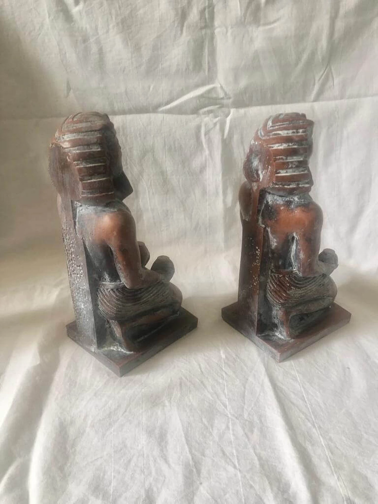 Pair of hand-carved Art Deco' sculptures of Egyptian Pharaohs in wood, 40s 3