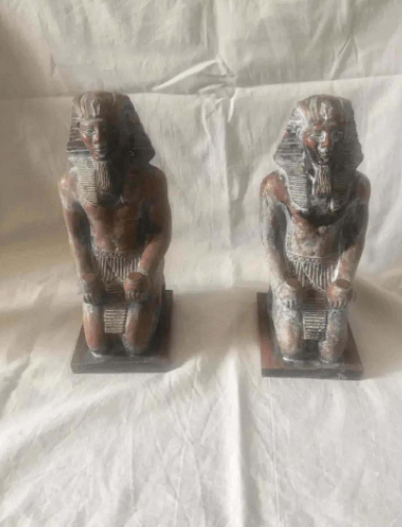 Pair of hand-carved Art Deco' sculptures of Egyptian Pharaohs in wood, 40s 5