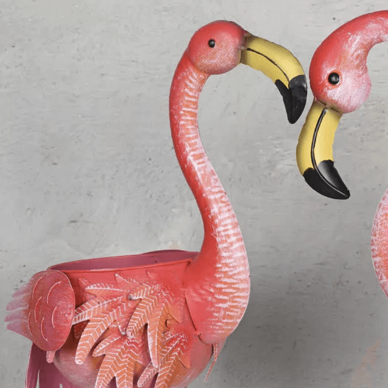 Pair of flamingo-shaped pot holders made of metal 3