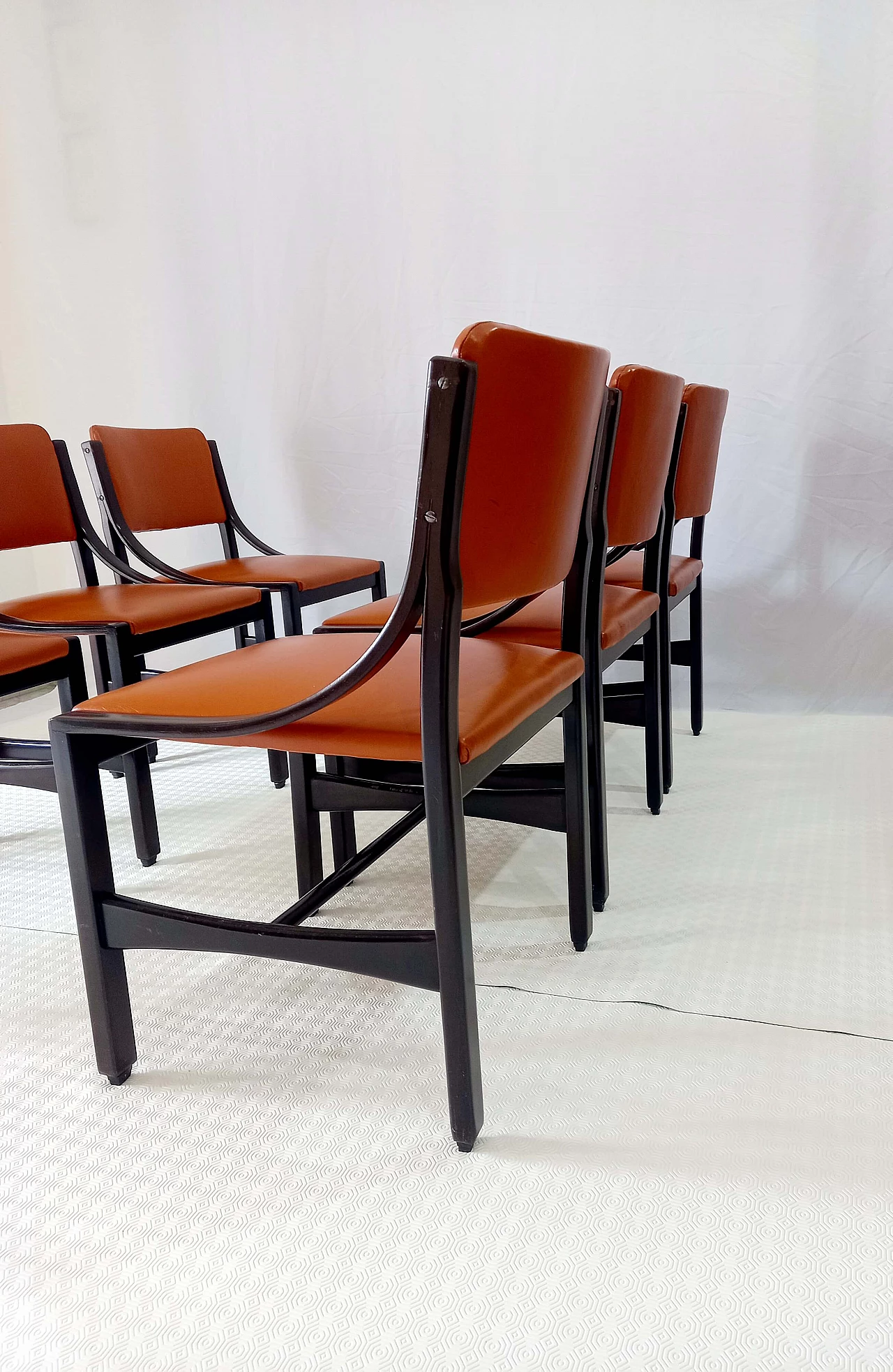 6 Orange and rosewood leather dining chairs, 1970s 4