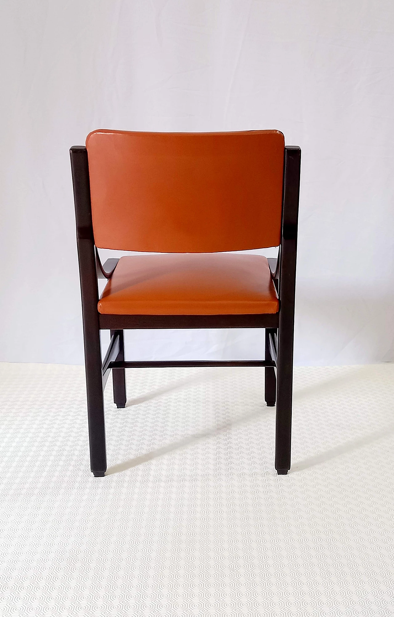 6 Orange and rosewood leather dining chairs, 1970s 20