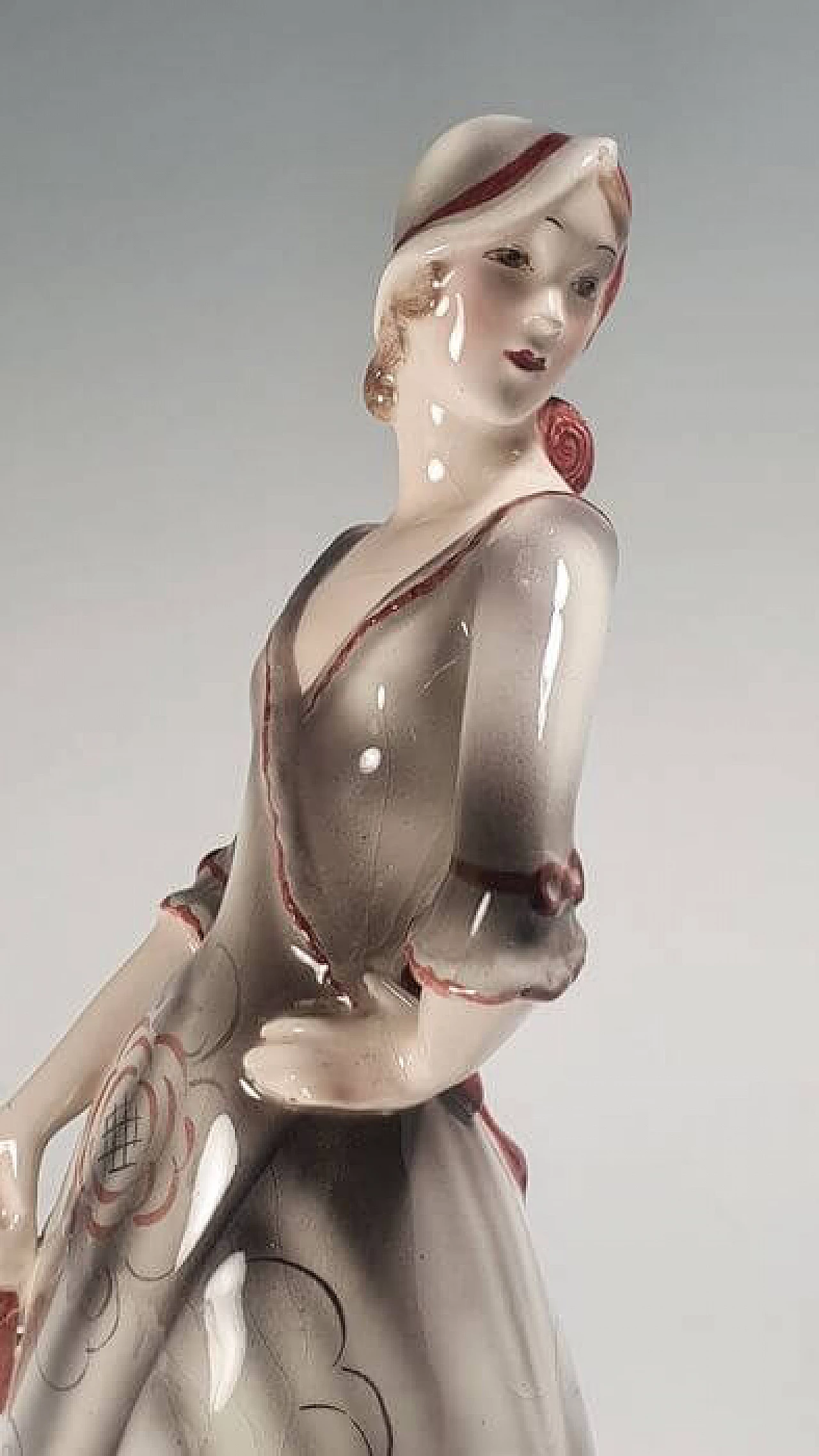 Scultura in ceramica raffigurante una donna di Goldscheider, anni '30 6