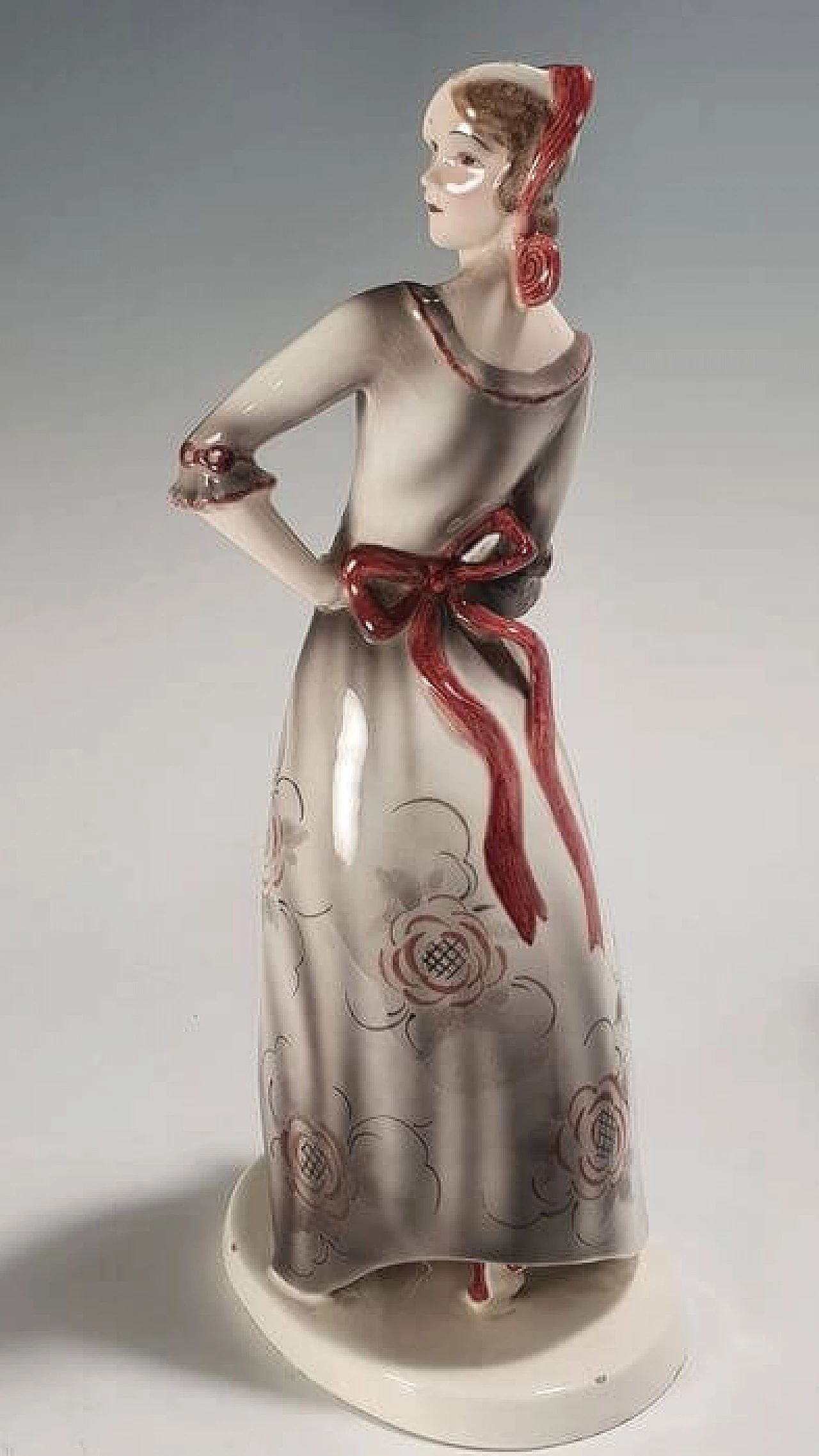 Ceramic sculpture depicting a woman by Goldscheider, 1930s 7