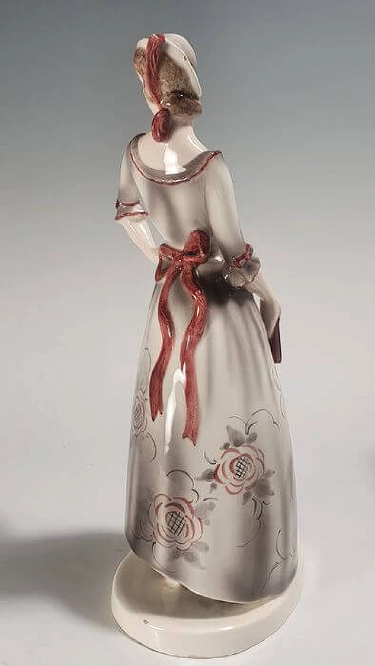 Ceramic sculpture depicting a woman by Goldscheider, 1930s 10