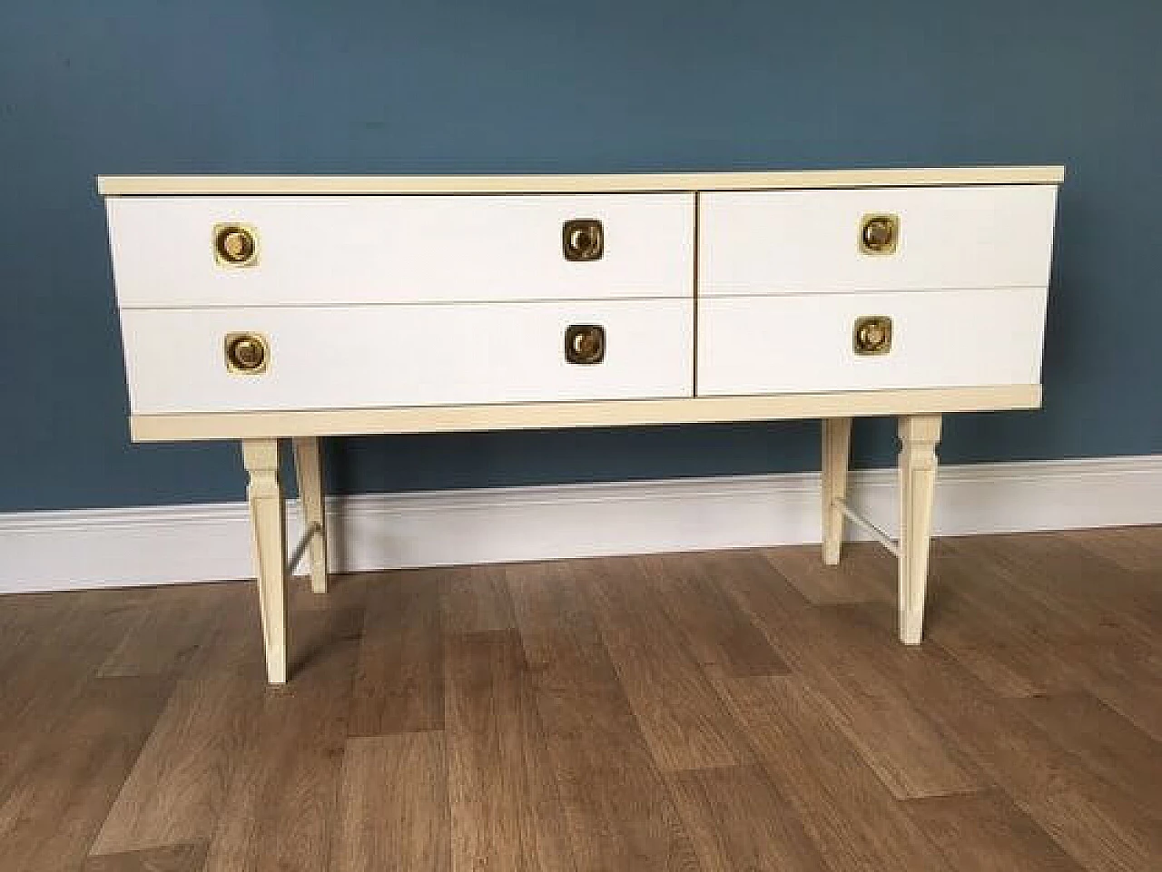 Chest of drawers in white lacquered wood by Austin Suite, 1960s 1