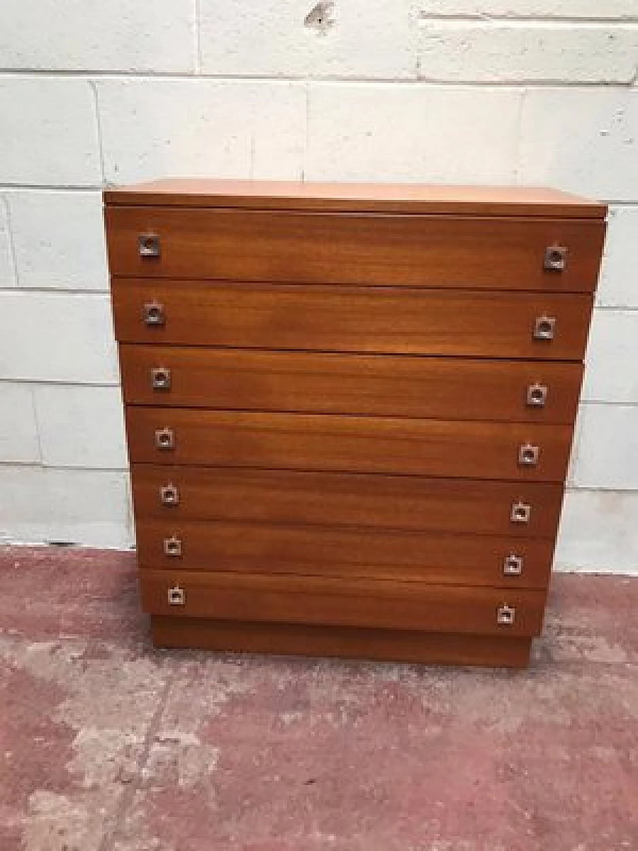 English chest of drawers in teak, 1960s 1