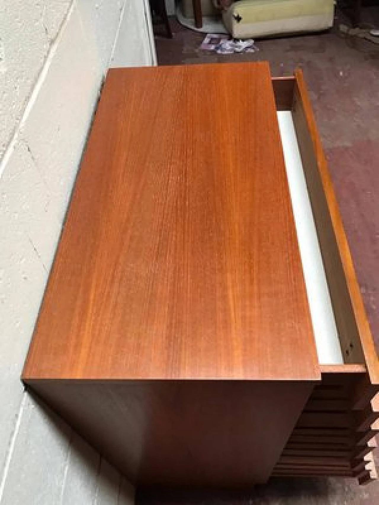 English chest of drawers in teak, 1960s 7