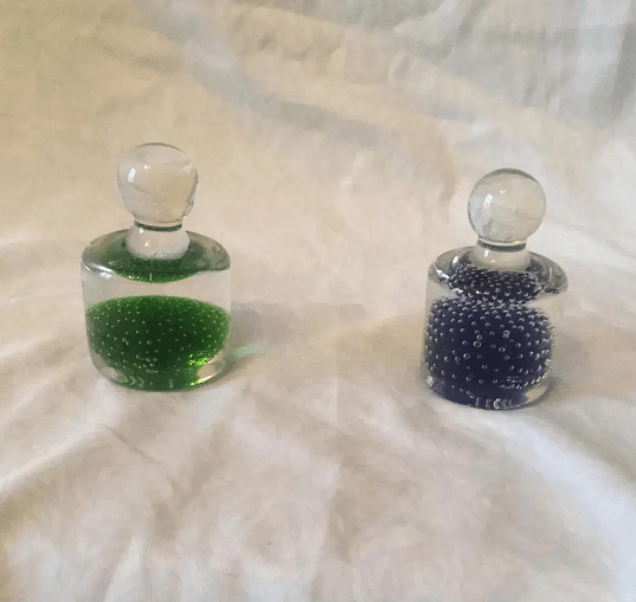 Pair of Murano sommerso glass paper weights, 1960s 2