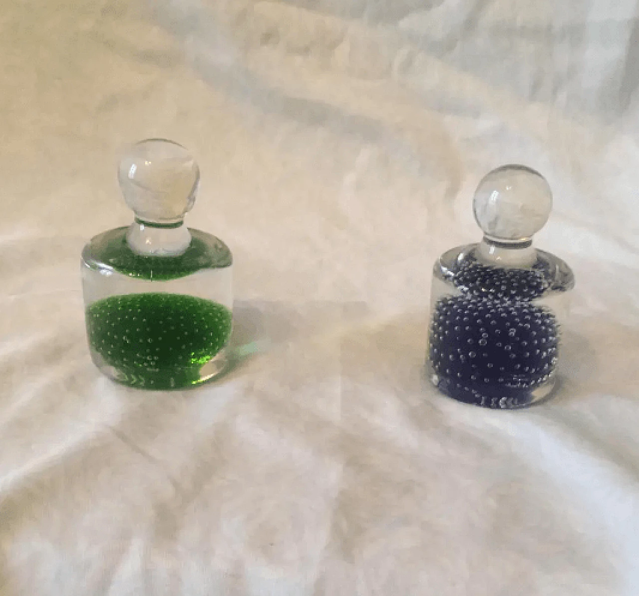 Pair of Murano sommerso glass paper weights, 1960s 5