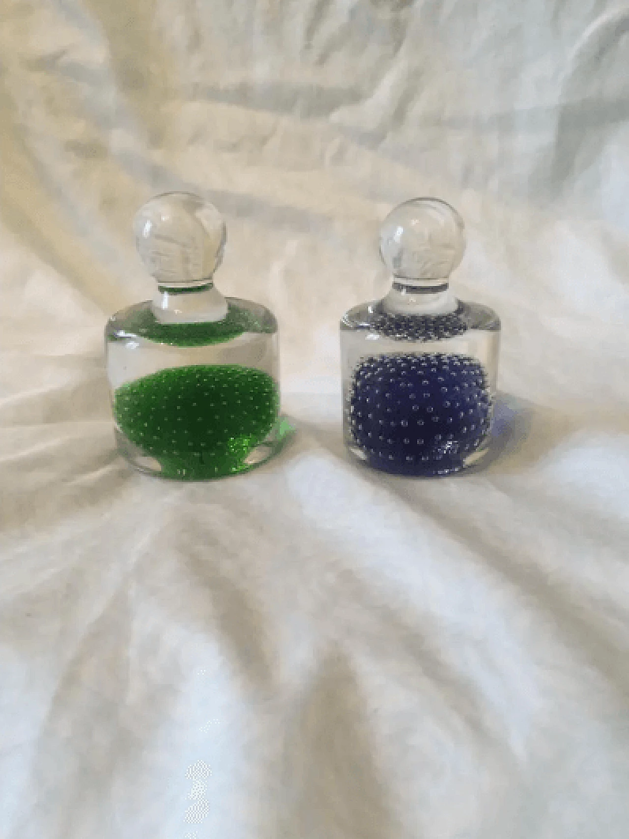 Pair of Murano sommerso glass paper weights, 1960s 6