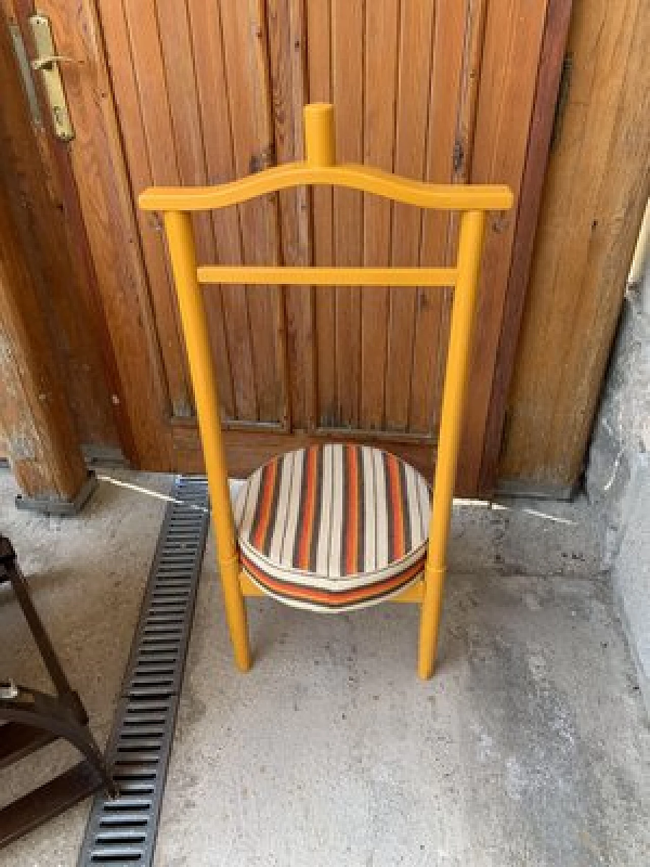 Coat rack in yellow wood  with upholstered seat, 1950s 5