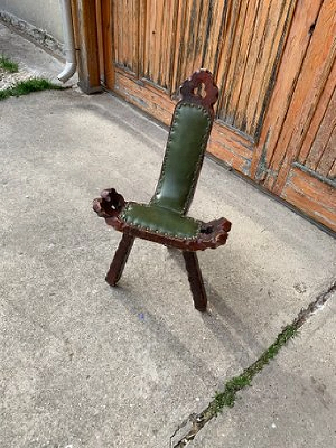 Brutalist style chair in wood and leather, 1960s 4