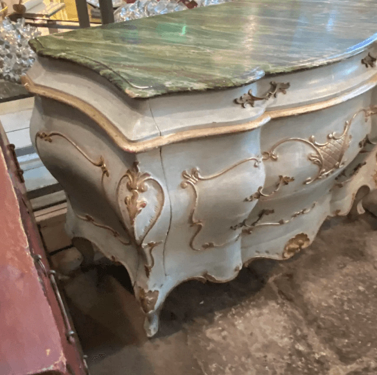 Venetian lacquered chest of drawers in Louis XV style, 19th century 3