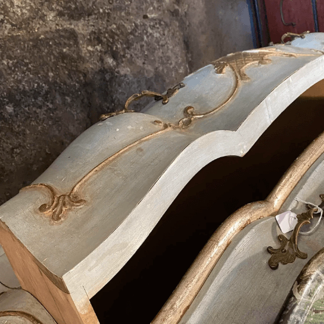 Venetian lacquered chest of drawers in Louis XV style, 19th century 10