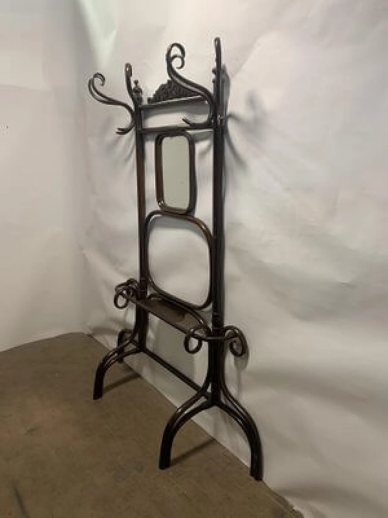 Coat rack in beech by Michael Thonet for Gebrüder Thonet, early 1900s 8