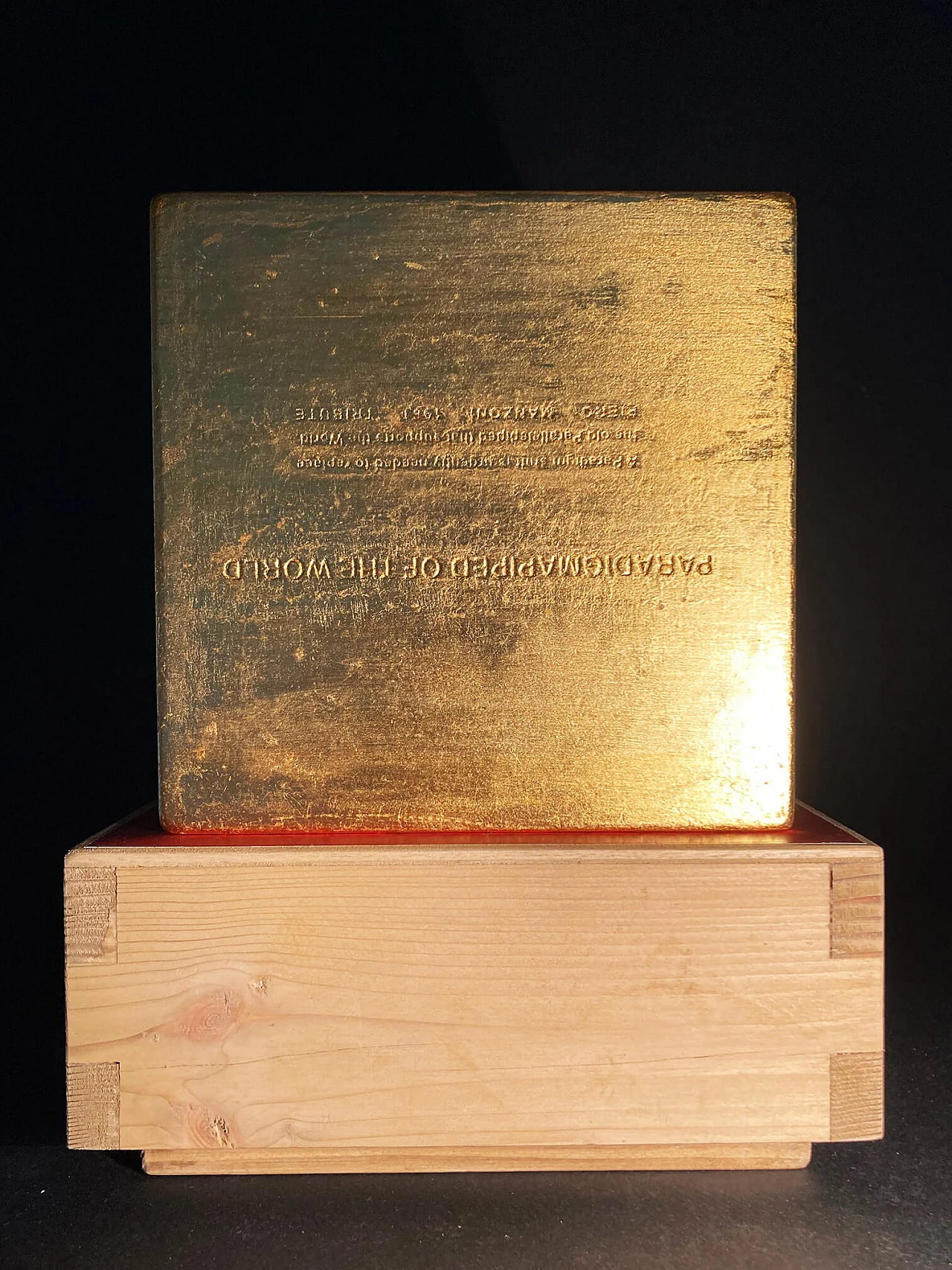 Paradigmapiped of the world - homage to Piero Manzoni 1961, marble, resin and gold leaf sculpture, 2021 28