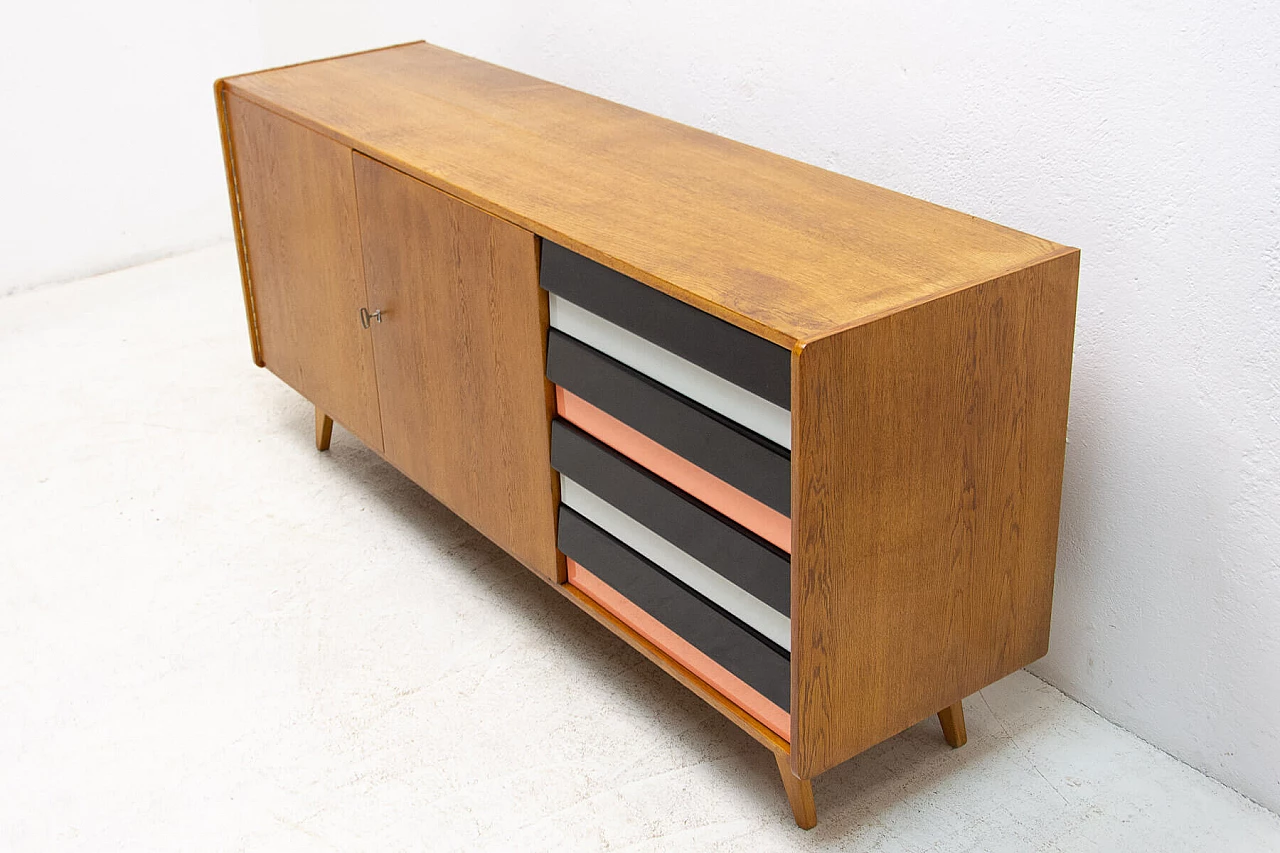 Credenza U-460 di Jiří Jiroutek per Interiér Praha, anni '60 3