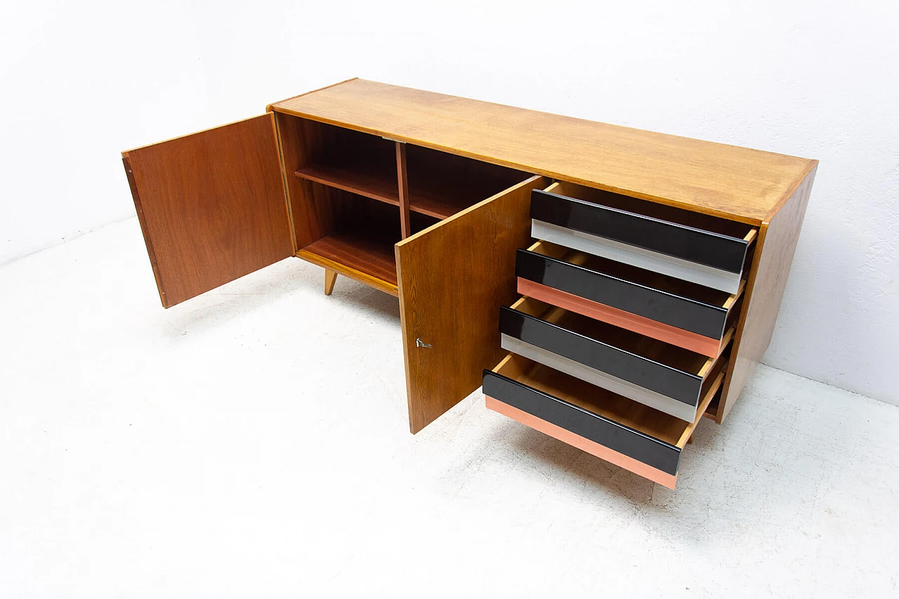 Credenza U-460 di Jiří Jiroutek per Interiér Praha, anni '60 6