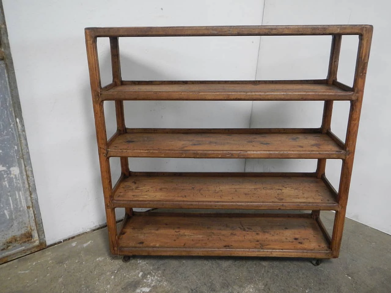 Shoemaker's shelf with wheels in oak, 1920s 8