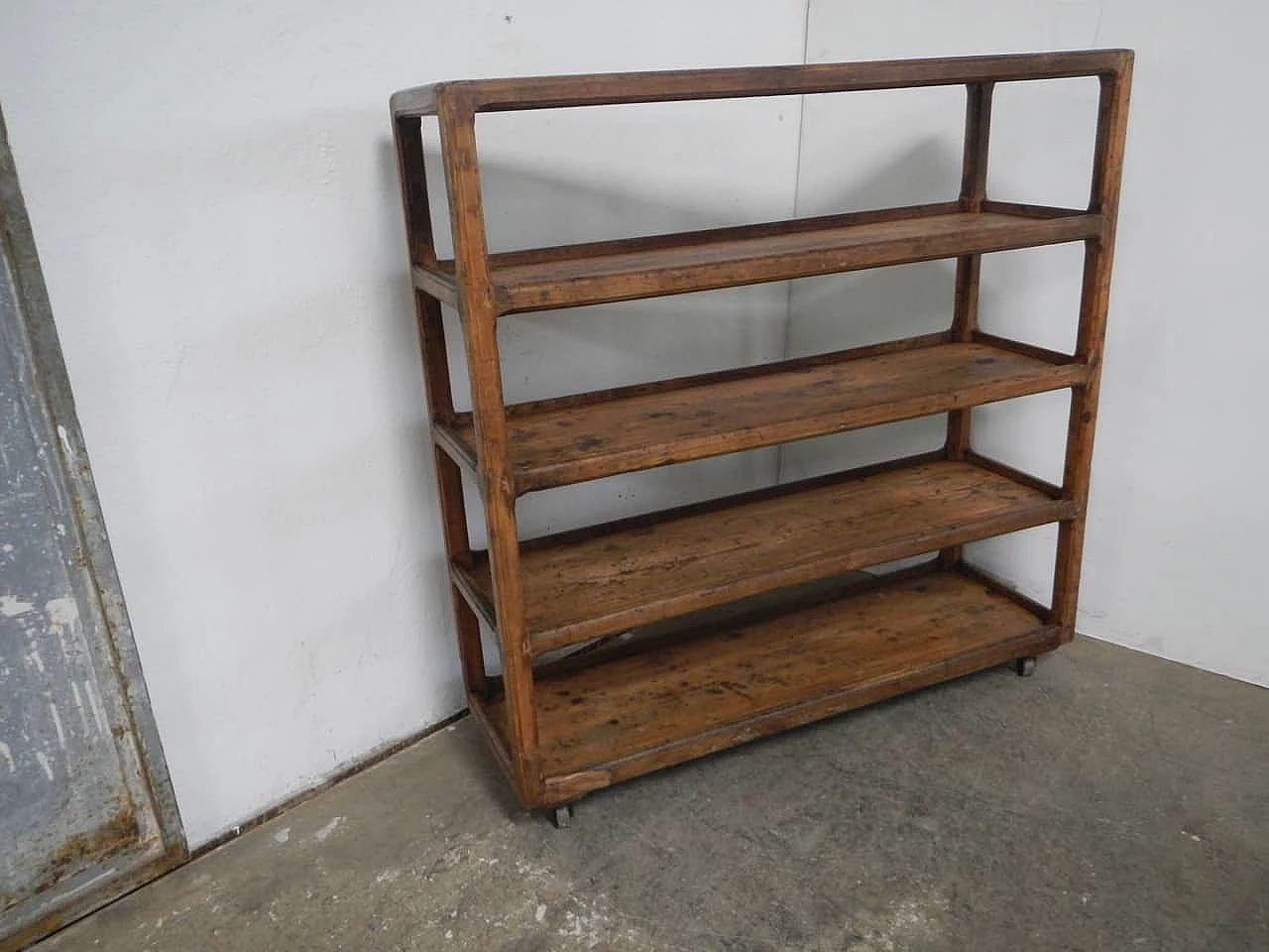 Shoemaker's shelf with wheels in oak, 1920s 10