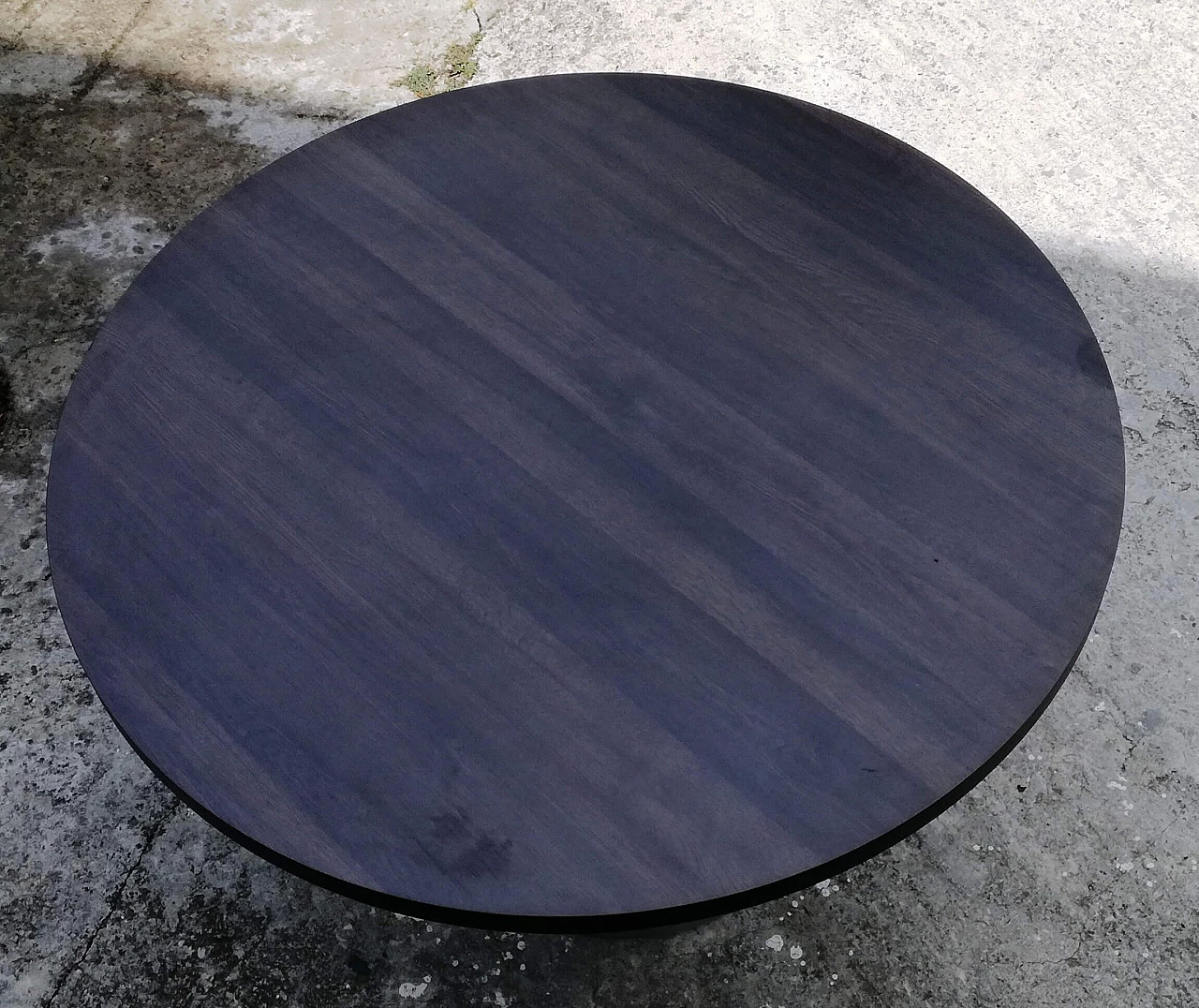 Round table in Tulip style in satin-finished steel 9