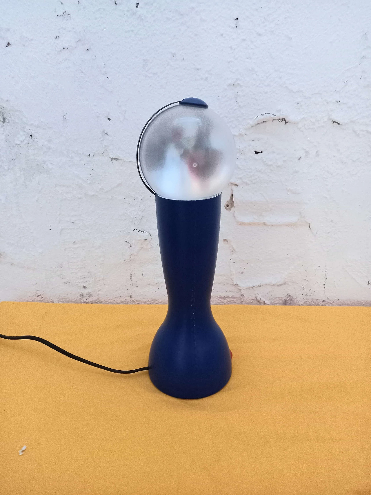 Lampada da tavolo Gilda di Capponi per Artemide, anni '90 1