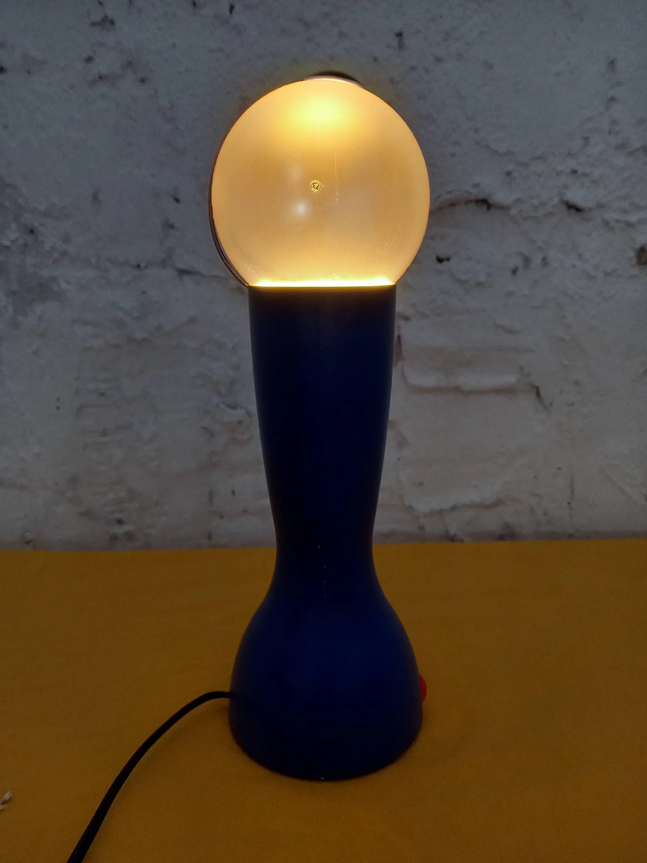 Lampada da tavolo Gilda di Capponi per Artemide, anni '90 5