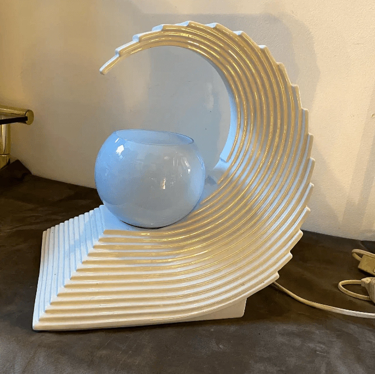 White ceramic wave table lamp, 1970s 4