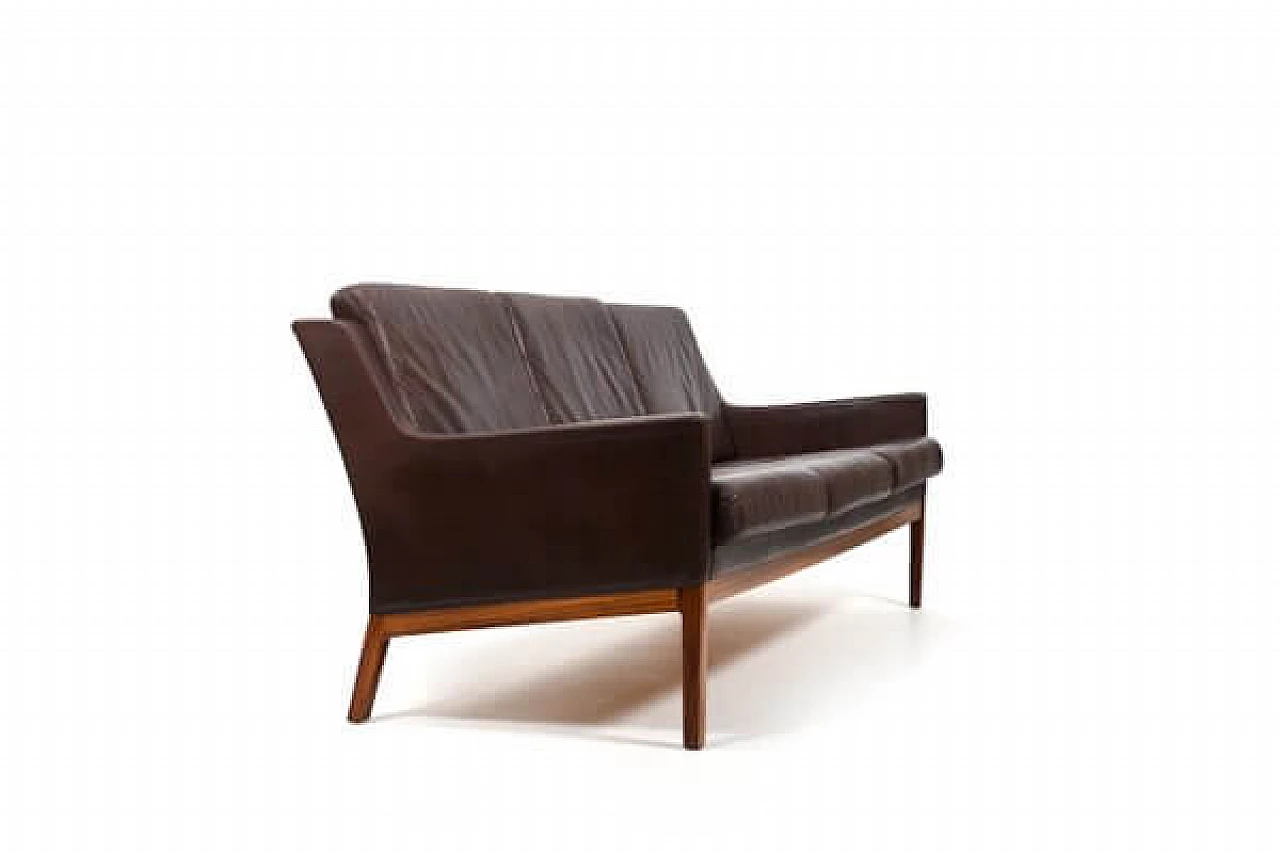 3-Seater sofa in brown leather by Kai Lyngfeldt Larsen for Søren Willadsen Møbelfabrik, 1960s 3