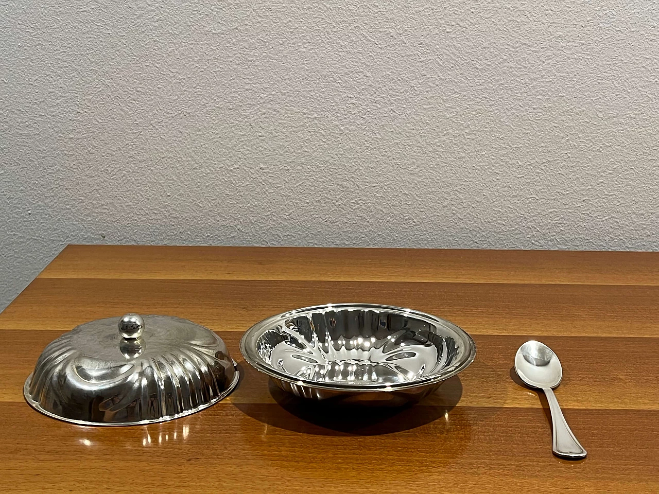 Silver-plated bowl with lid and spoon, 1940s 4