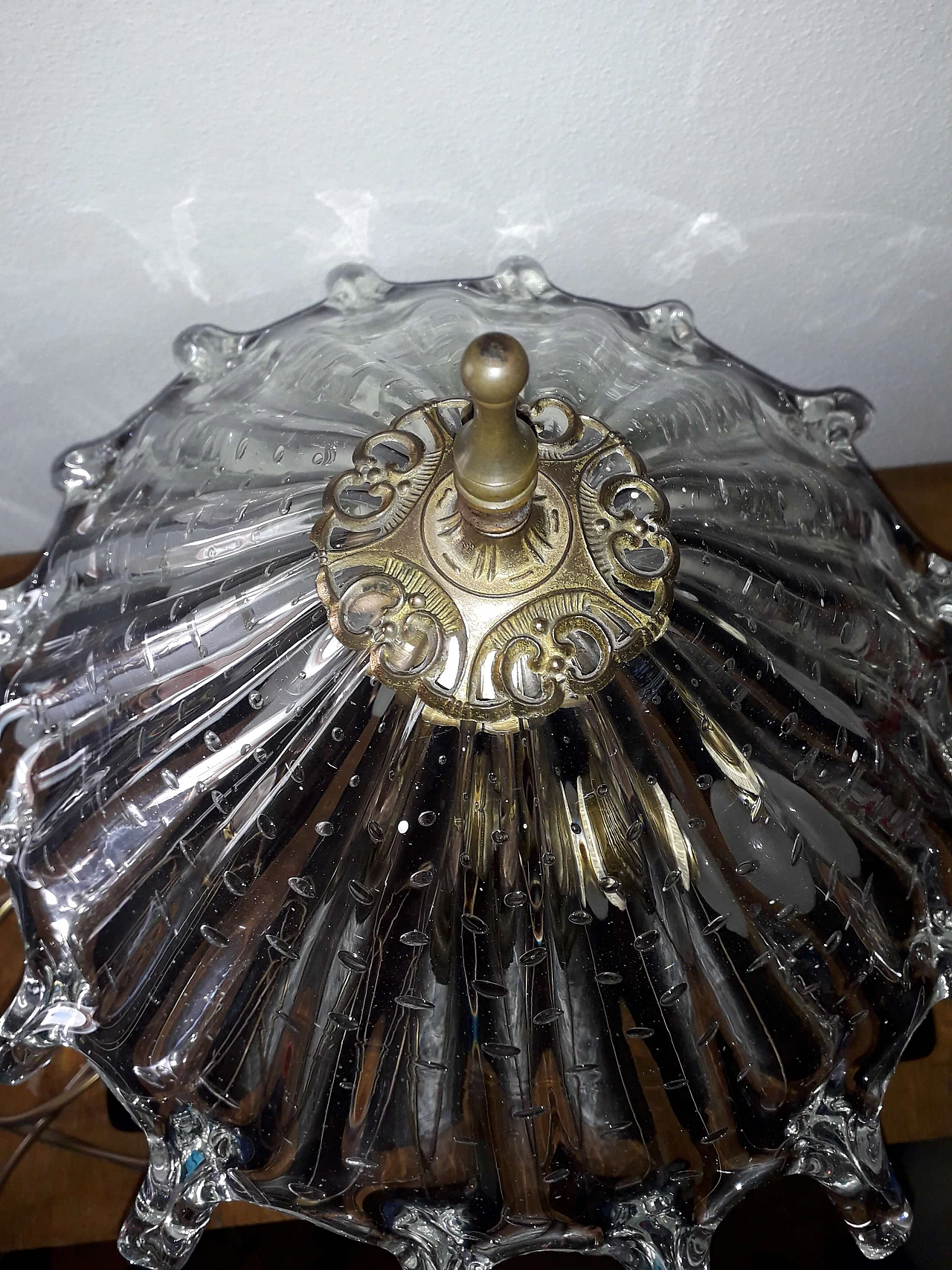 Lampada da tavolo in ottone e vetro di Murano, anni '40 3