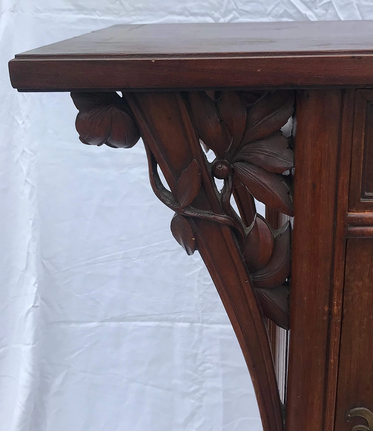 Liberty carved walnut sideboard, early 20th century 4