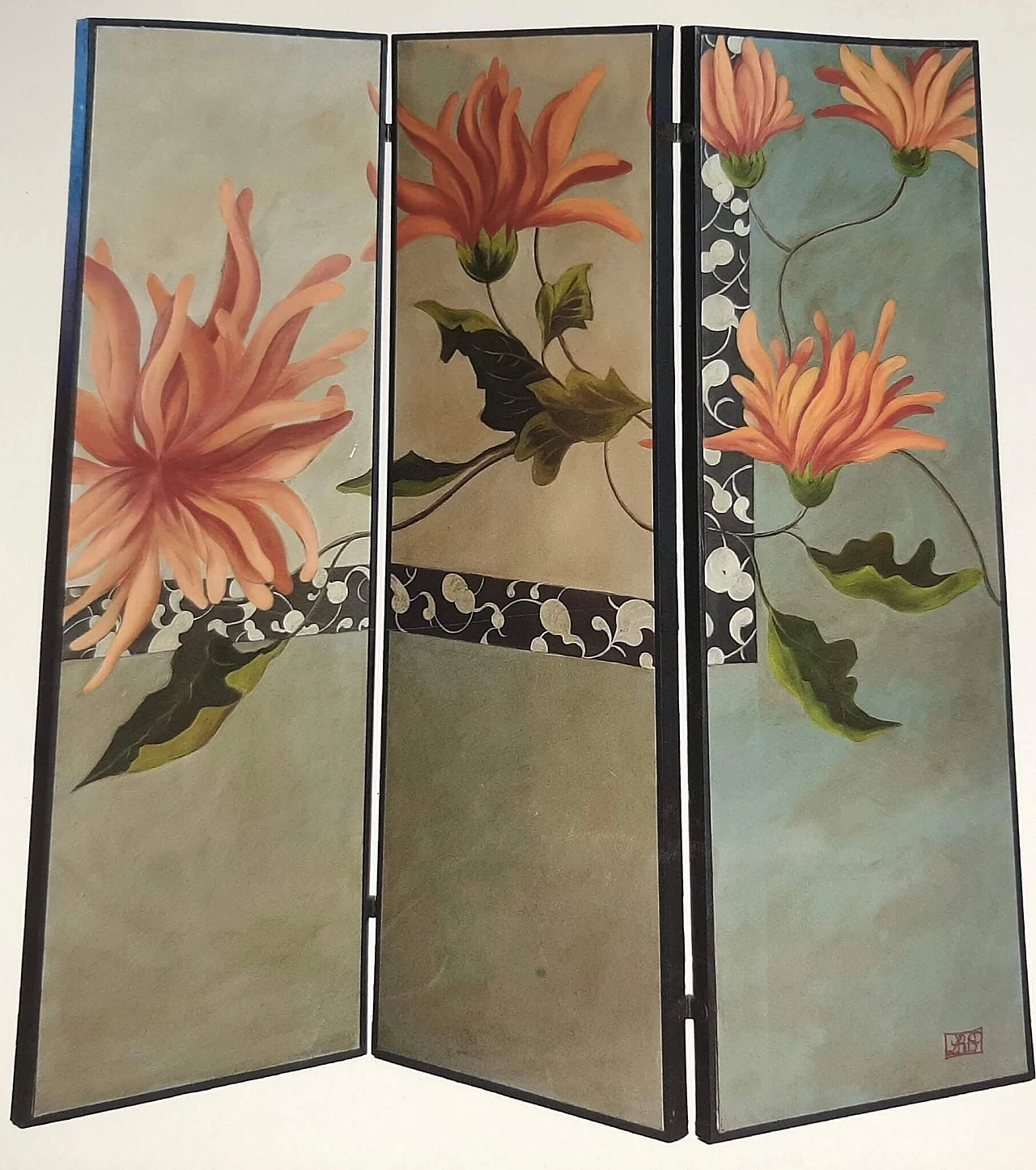 Three-panel screen with pink flowers 1