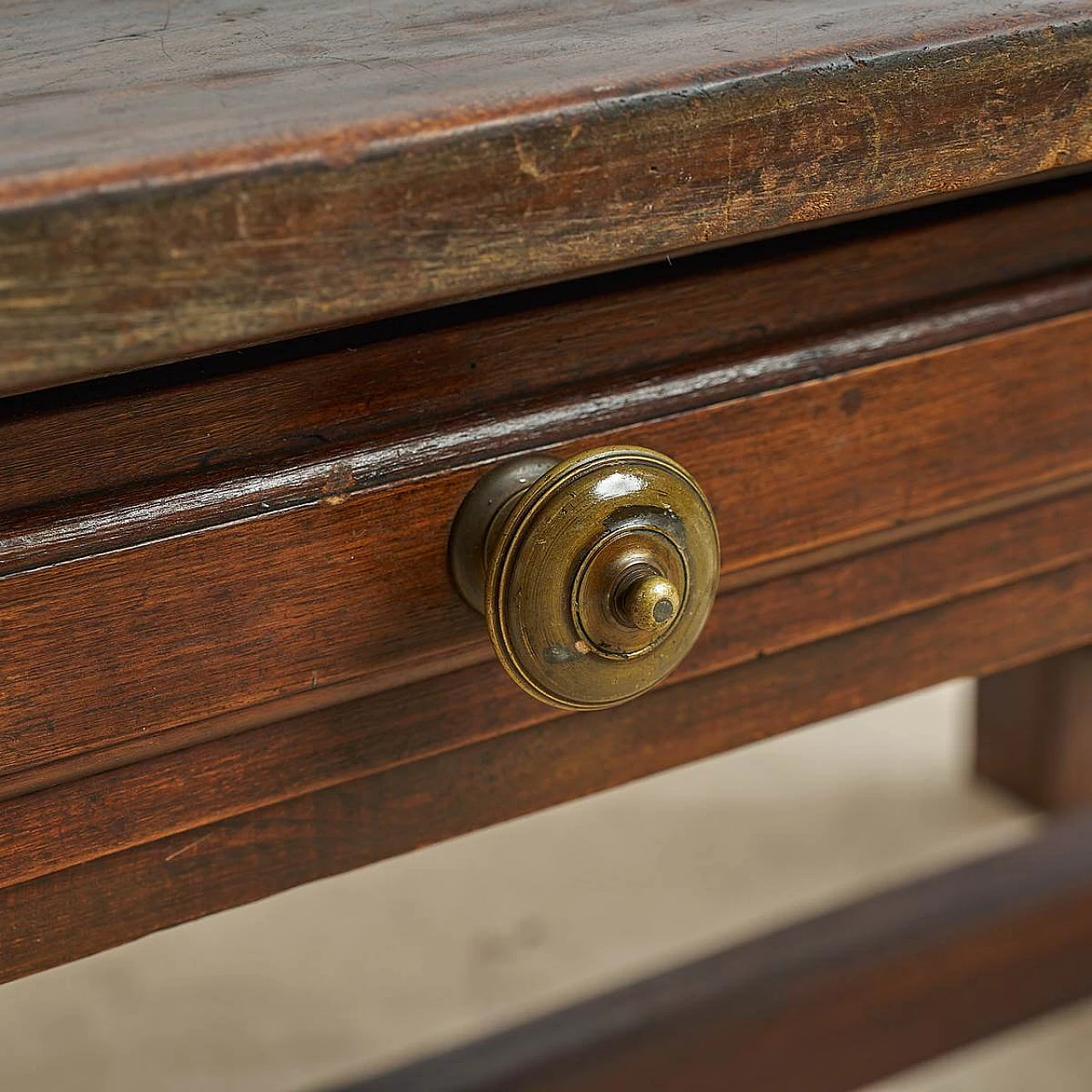 Walnut monk's table with drawer, 19th century 3