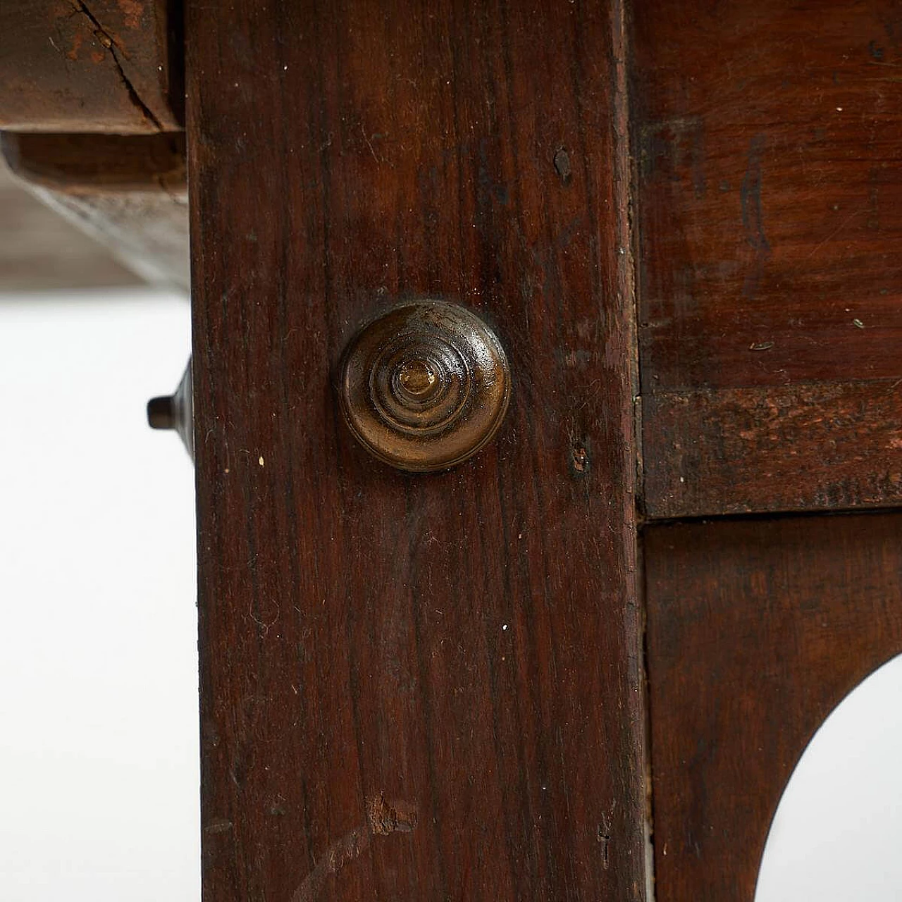 Walnut monk's table with drawer, 19th century 7