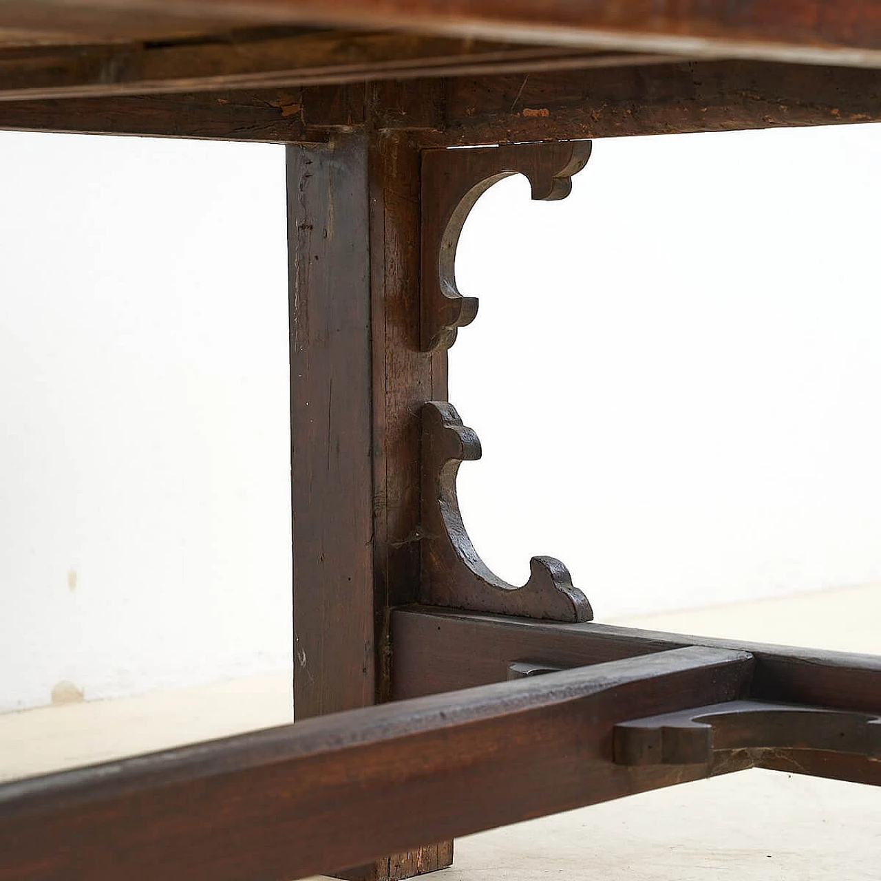 Walnut monk's table with drawer, 19th century 8