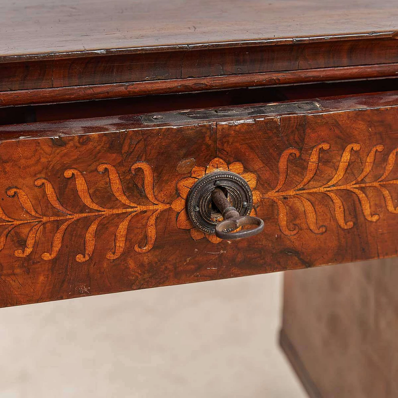 Empire-style panelled and inlaid wooden center desk, 19th century 3