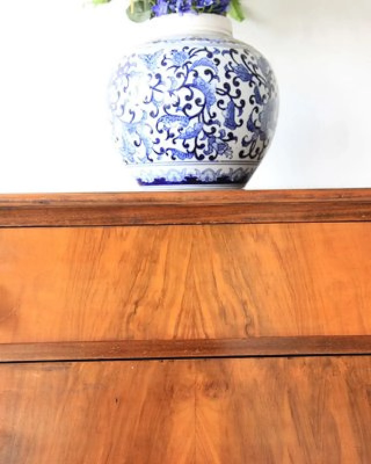 Walnut chest of drawers with four compartments, early 20th century 10