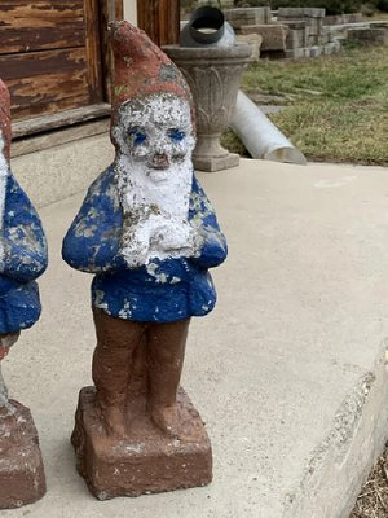 Pair of concrete garden gnomes, 1960s 4