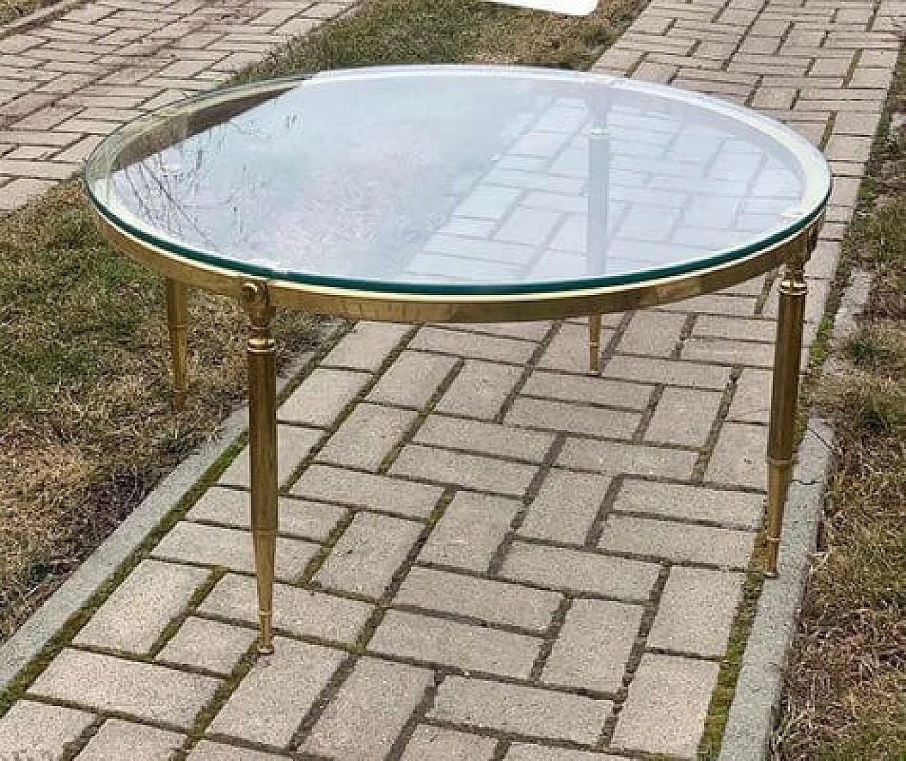 Round brass and glass side table, 1970s 4