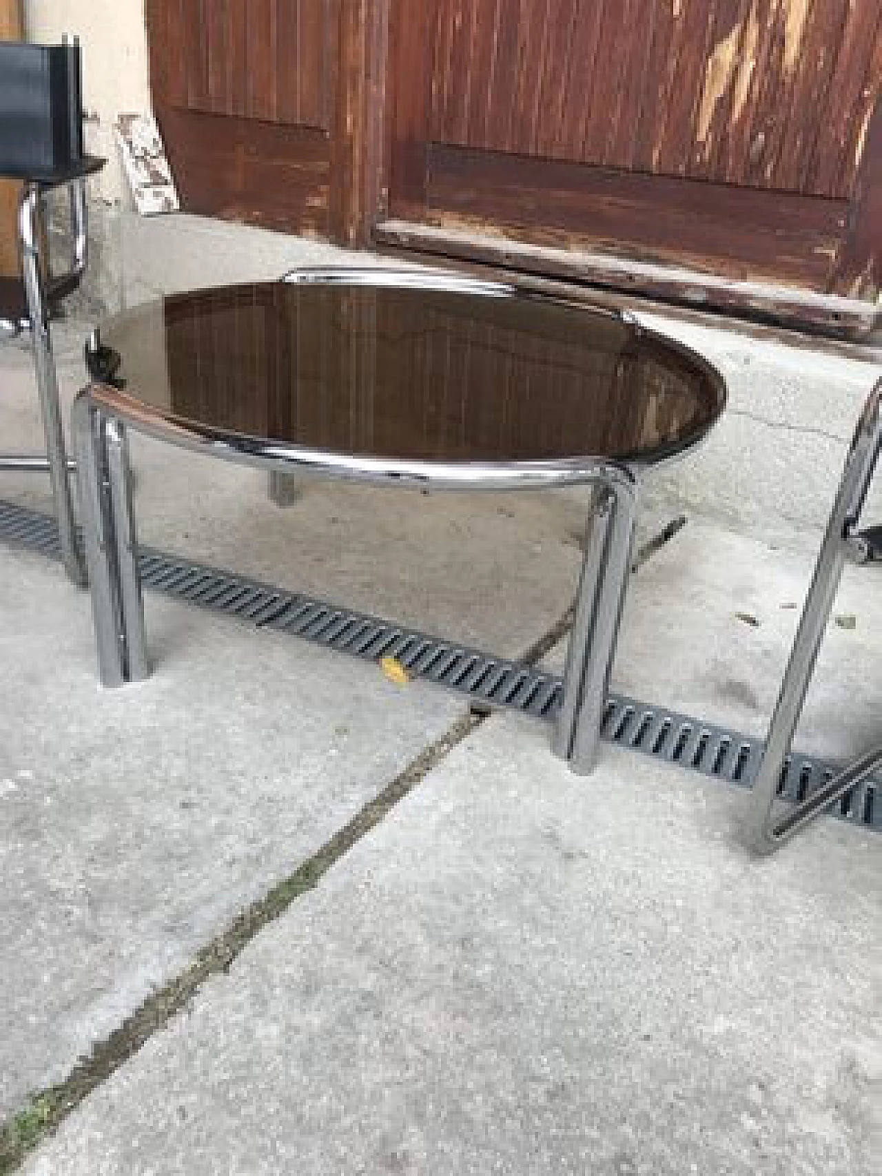 Round side table in chromed metal with glass top, 1960s 2