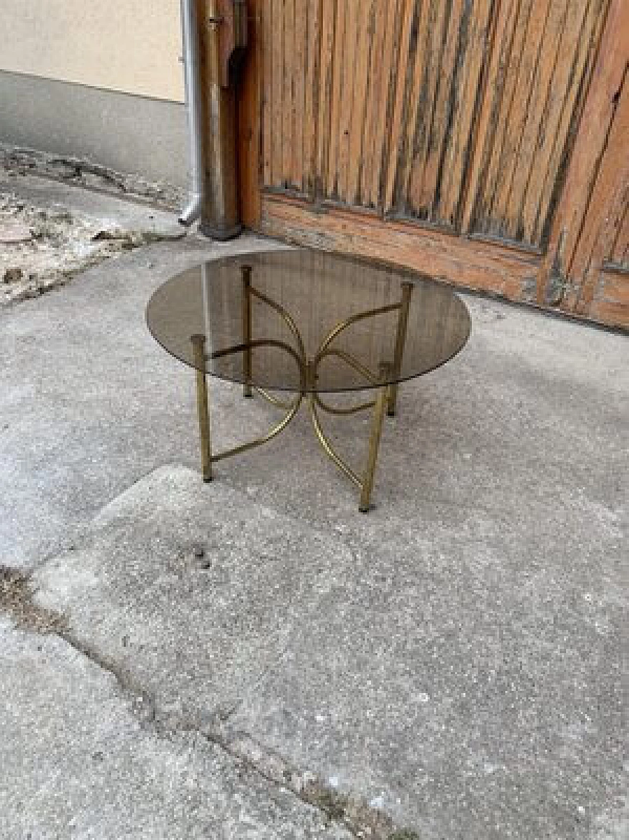 Round brass side table with glass top, 1970s 1