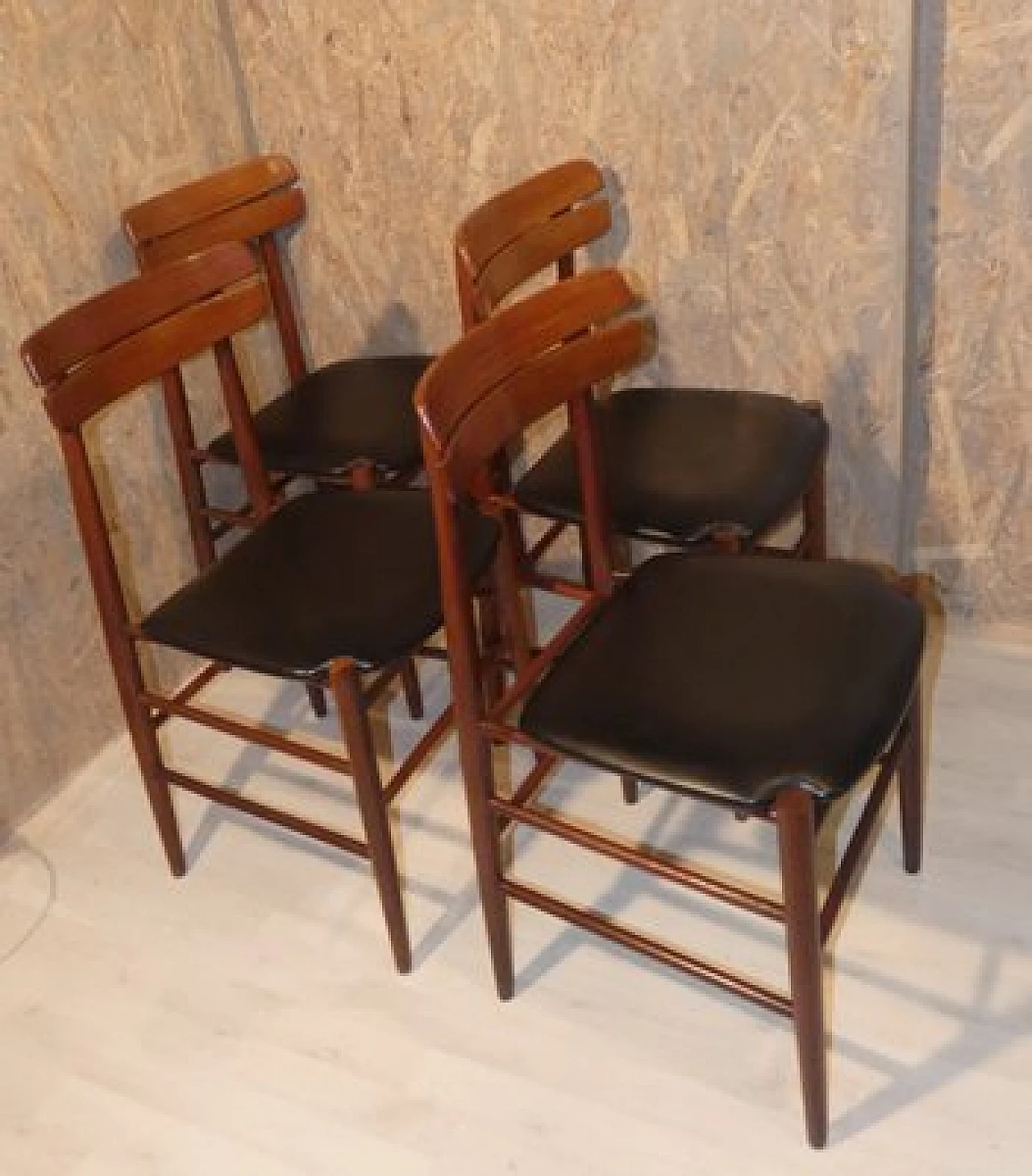 4 Chairs in skai and rosewood, 1950s 15