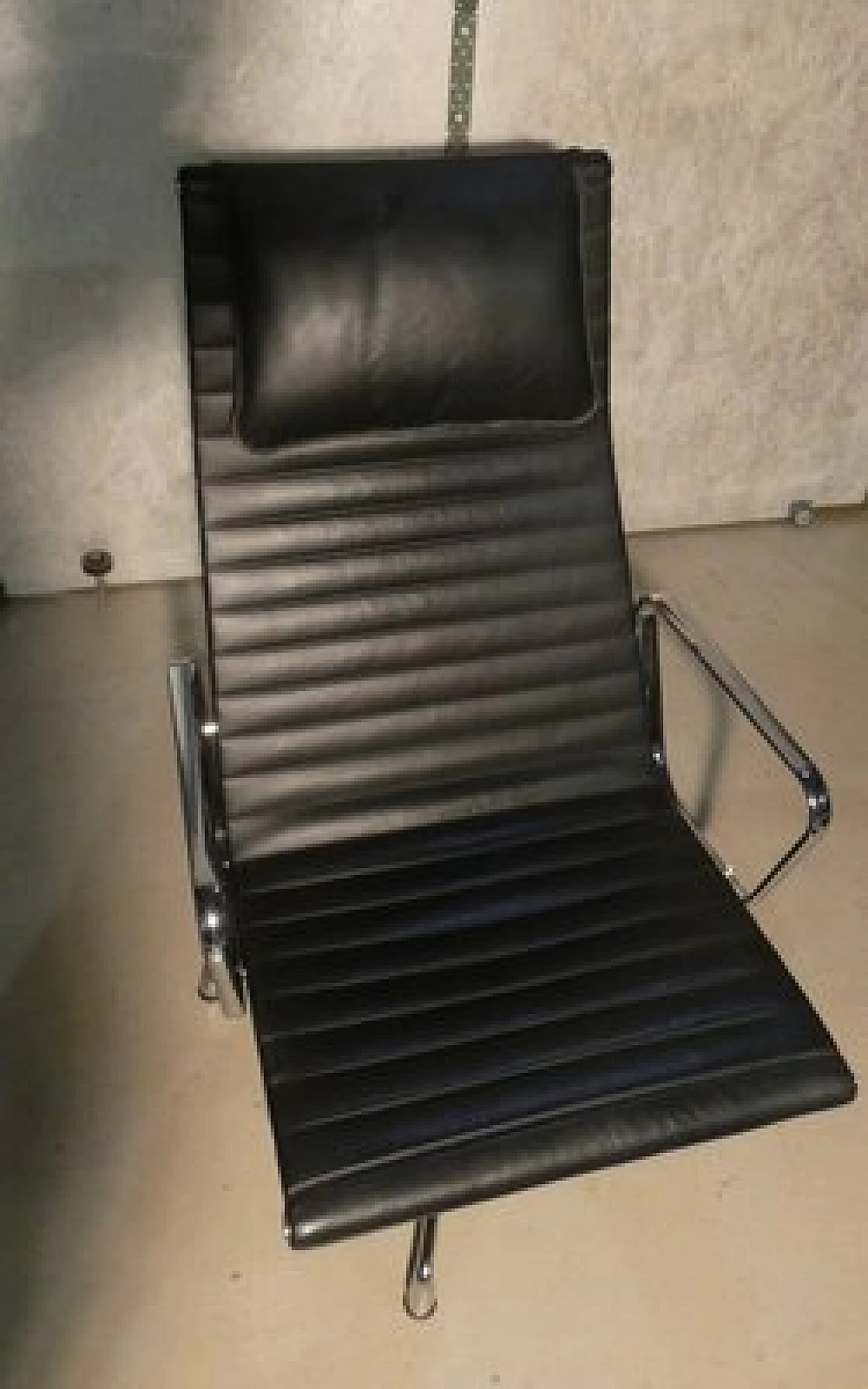 Relax leather armchair with stool in Aluminium chair style, 1980s 3