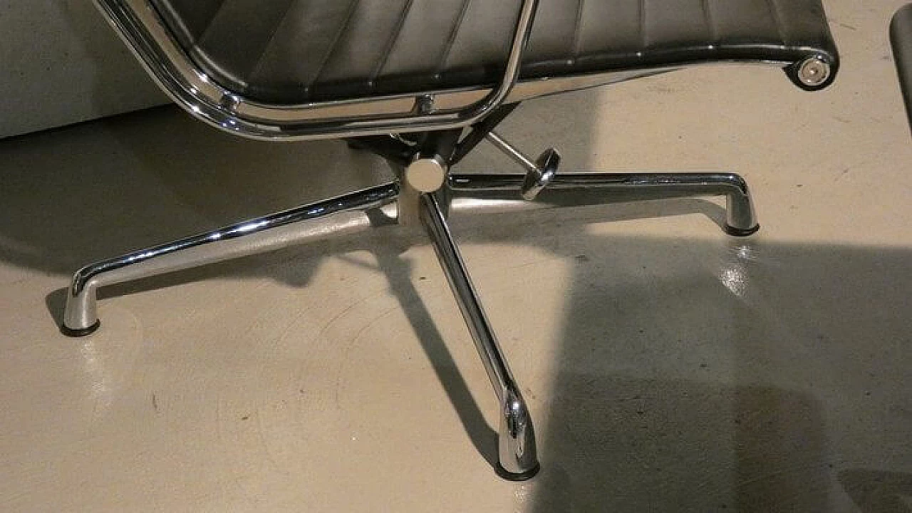 Relax leather armchair with stool in Aluminium chair style, 1980s 7