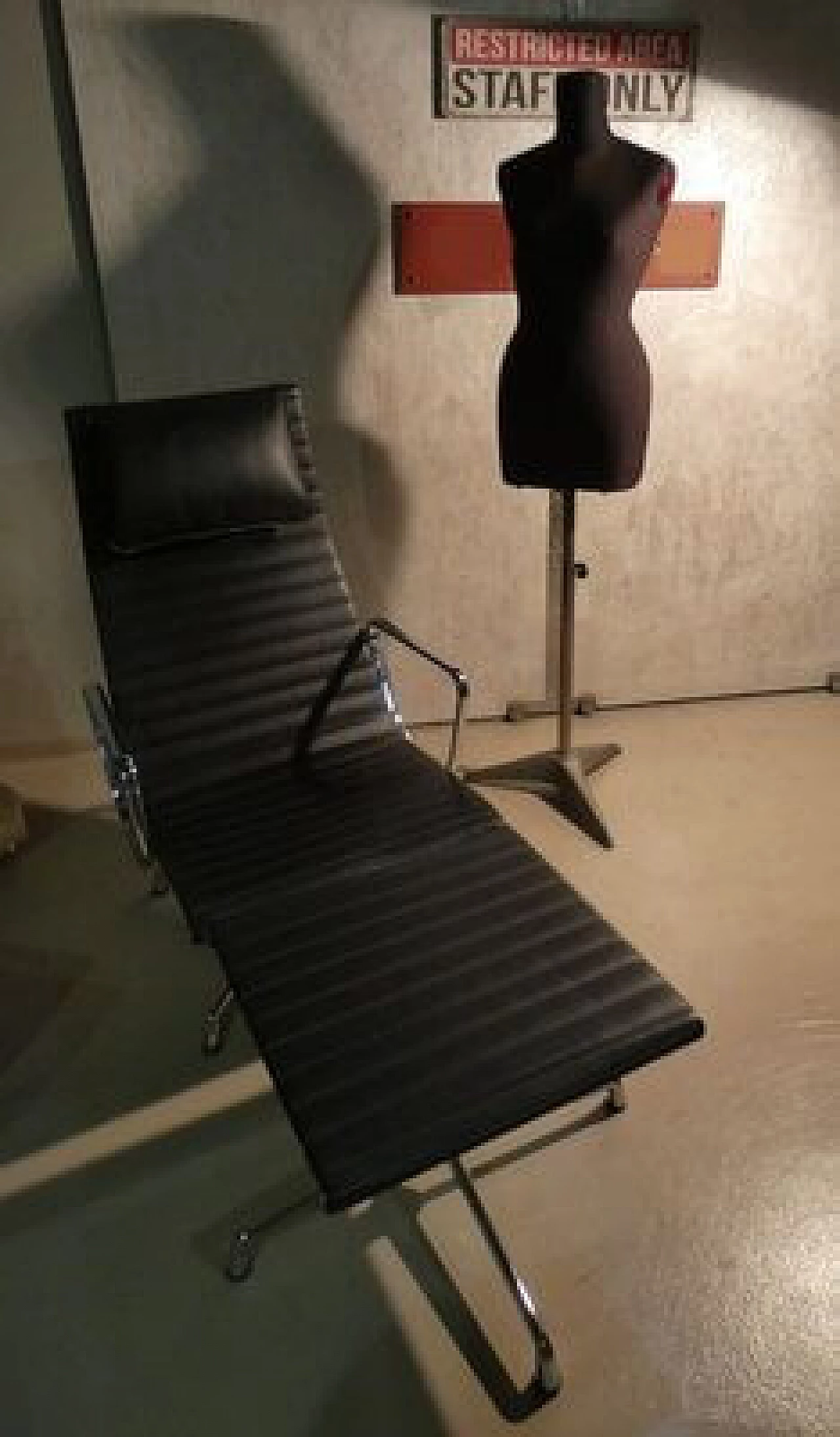 Relax leather armchair with stool in Aluminium chair style, 1980s 18