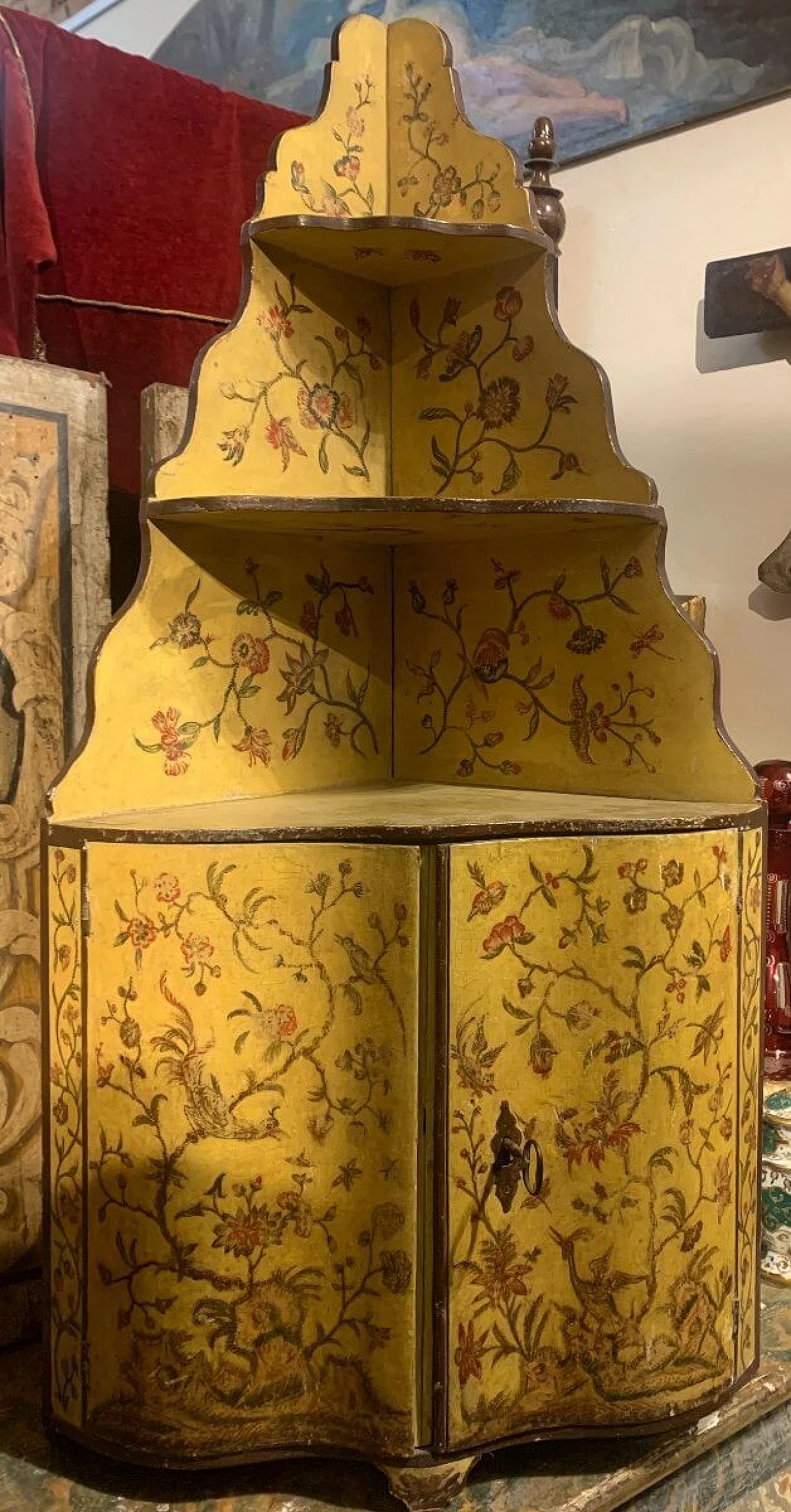 Chinoiserie-painted wooden corner cabinet, 18th century 12