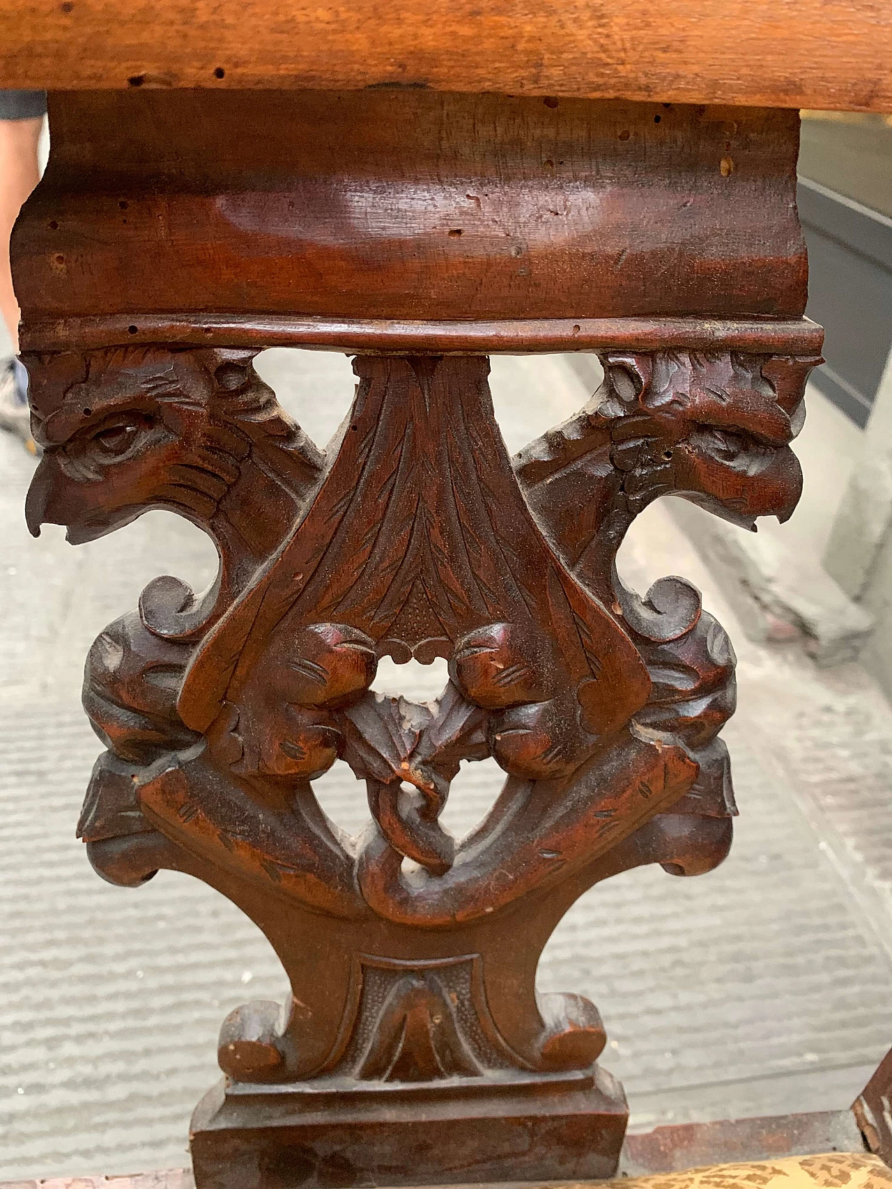 Renaissance style corner chair with carvings, 19th century 12