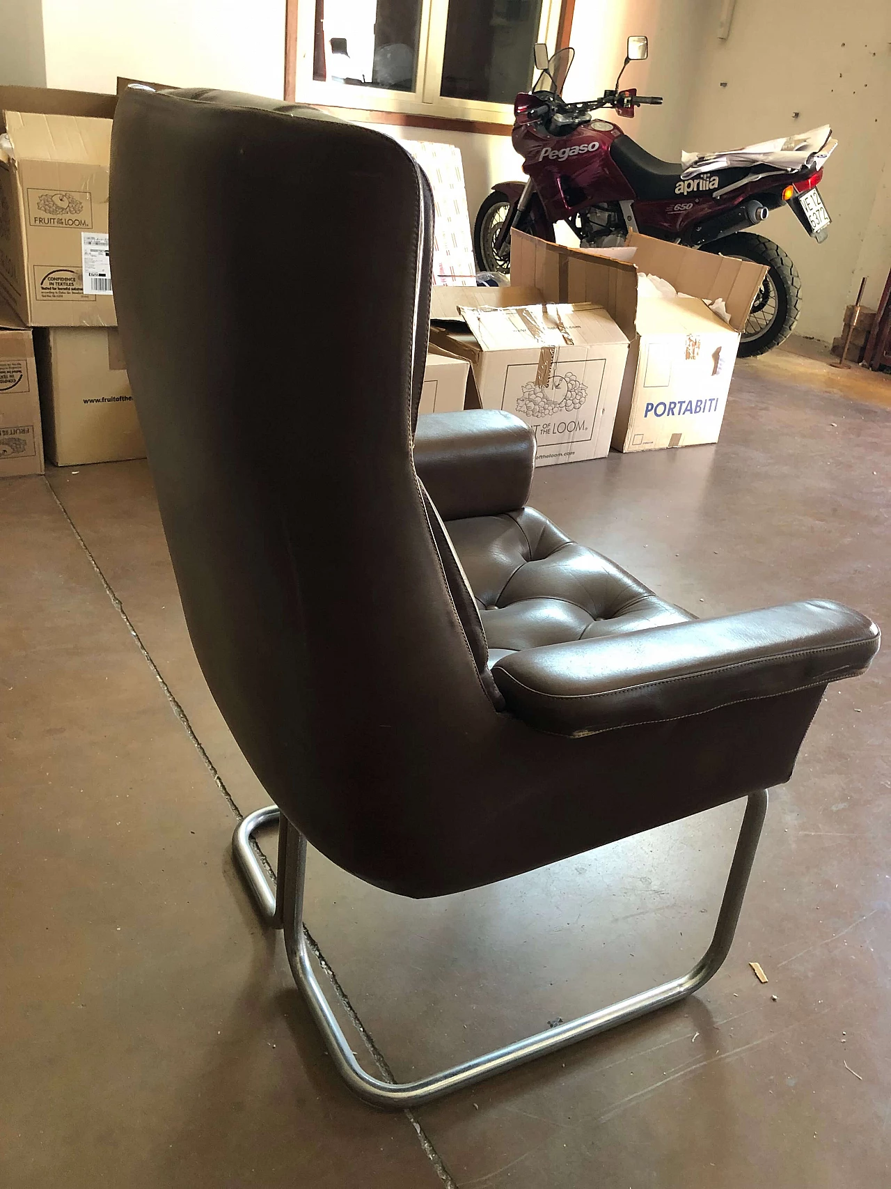 Brown leather office armchair with capitonné decoration, 1960s 3